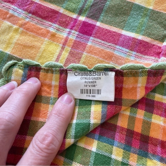 Crate & Barrel Plaid Table Runner Reversible Scallop Trim - Picture 5 of 6